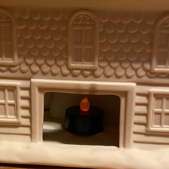 PartyLite P0291 Victorian Manor Candle Holder - Picture 3 of 8